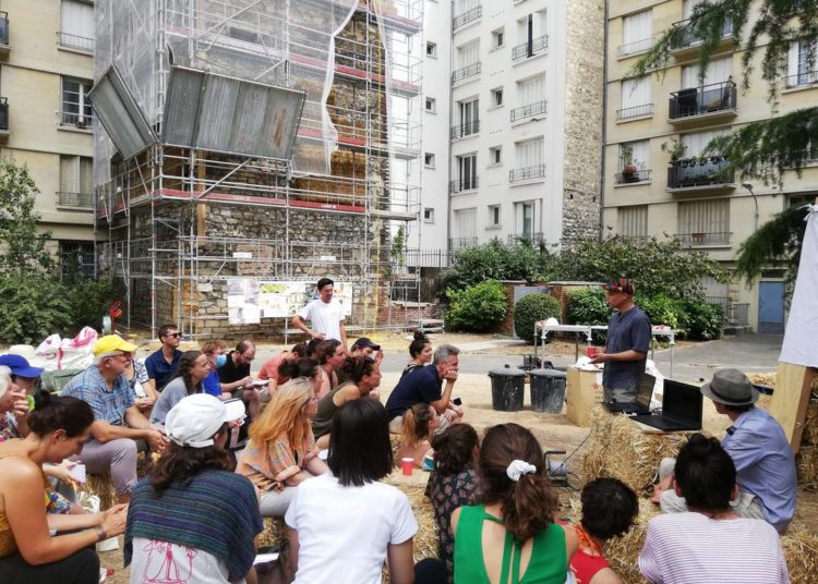 De la paille pour l’isolation par l’extérieur d’un immeuble