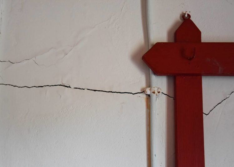 Fissures intérieures et extérieures : comprendre, gérer et réparer