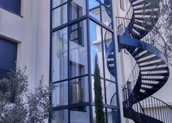 Créer un ascenseur en façade :  un investissement toujours rentable