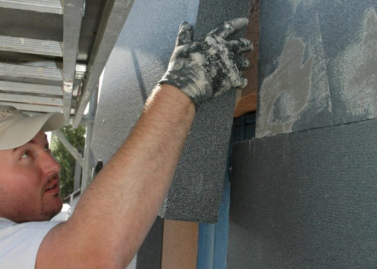 Ravalement : faut-il en profiter pour isoler par l’extérieur ?