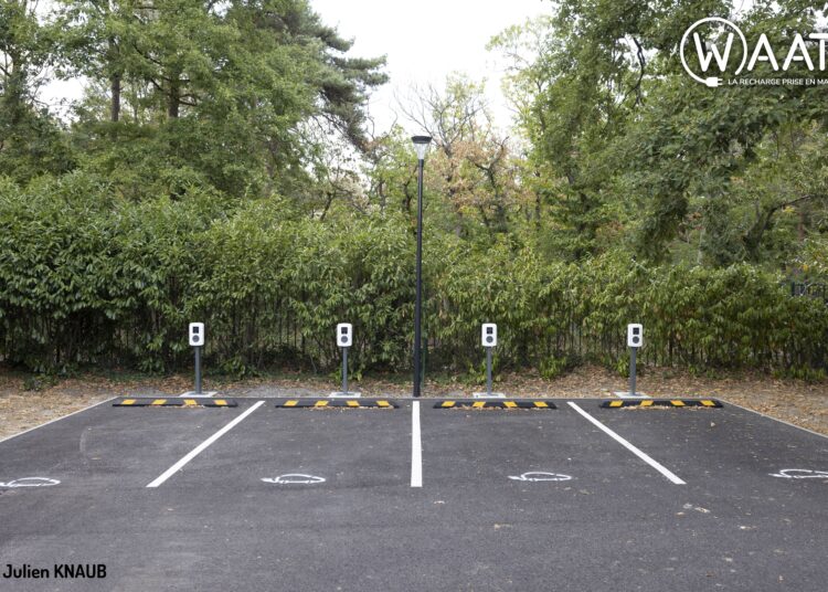 Bornes : des solutions en parkings extérieurs
